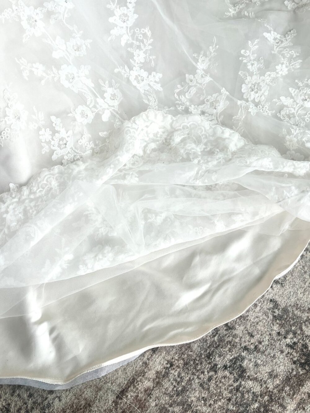 Casablanca Bridal 1955 "Dazzling Destiny" | Fit & Flare Wedding Gown | Size 8 - Picture 14 of 16